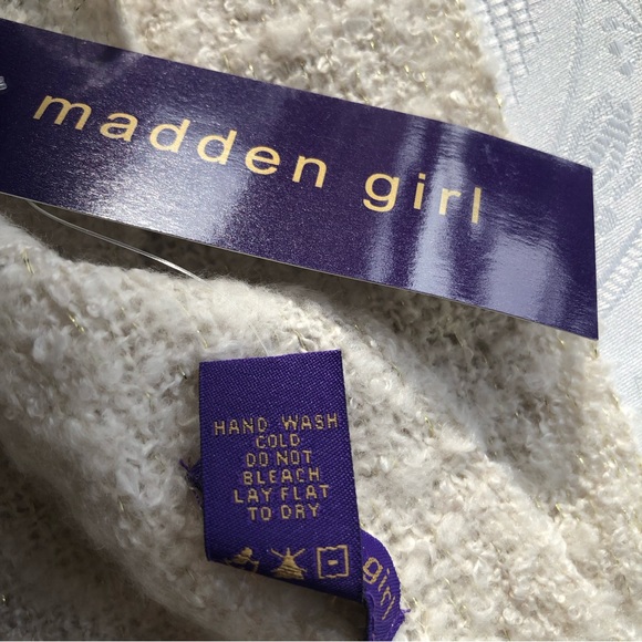 Steve Madden Girl Ivory/Gold Warm Winter Knitted Scarf One Size NWT Fringes - Picture 11 of 15